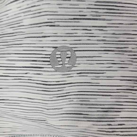 Lululemon Women's Train Times Crop 17" Cropped Leggings  Grey White Stripes Sz 4 - Picture 7 of 7